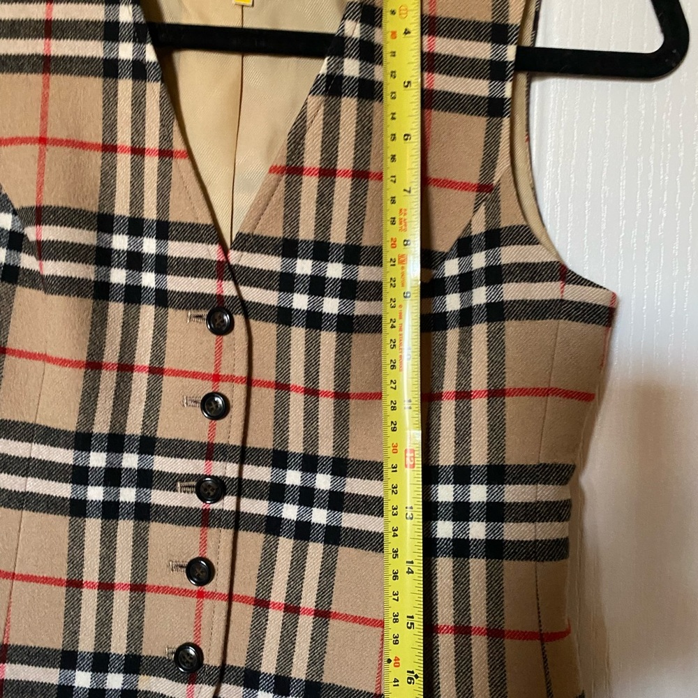 Authentic Burberry Vest - Picture 9 of 10